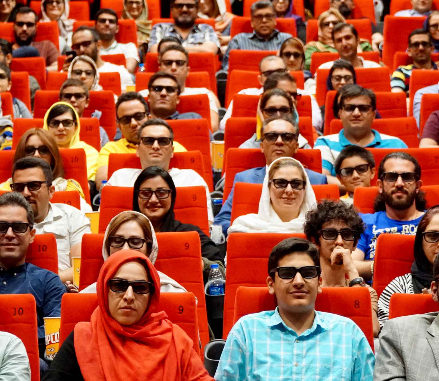 افتتاح سالن قرمز