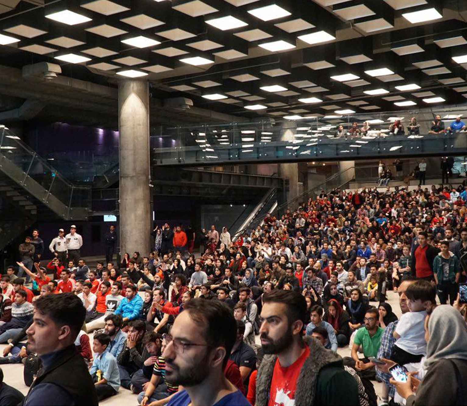 پخش زنده مسابقه استقلال و پرسپولیس